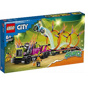 LEGO kocke CITY Kamion za vratolomije s vatrenim obručima 60357