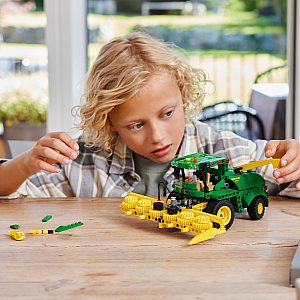 Lego kocke Technic John Deere 9700 Forage Harvester 42168
