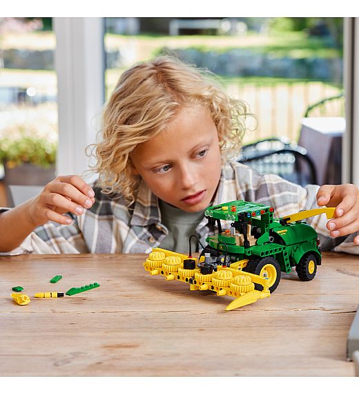 Lego kocke Technic John Deere 9700 Forage Harvester 42168