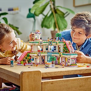 Lego kocke Friends Trgovački centar u Heartlake Cityju 42604