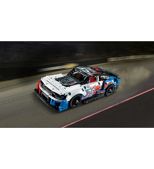 Lego Technic NASCAR sljedeće generacije Chevrolet Camaro ZL1 42153