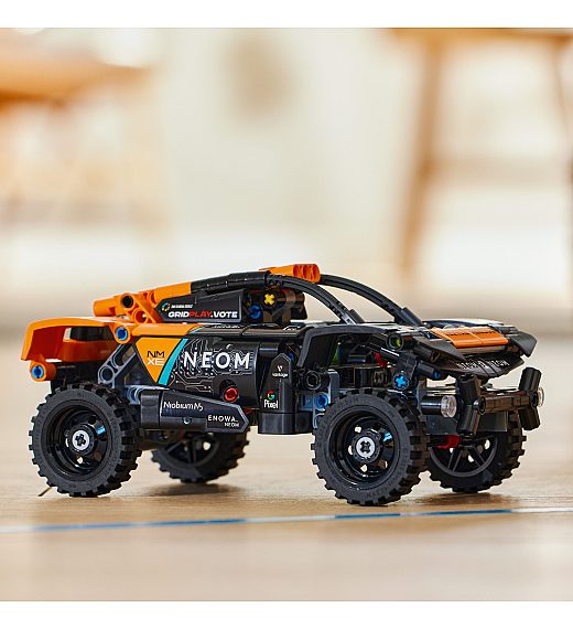 Lego kocke Technic Trkaći automobil NEOM McLaren Extreme E 42166