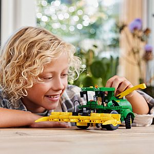 Lego kocke Technic John Deere 9700 Forage Harvester 42168